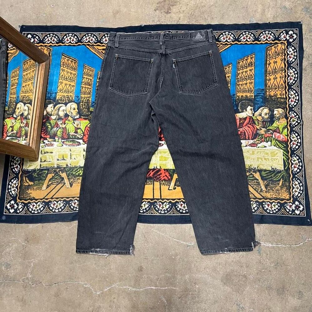 Vintage Levi’s black silver tab jeans Size 38x30 Baggy fit faded wash 90s skater